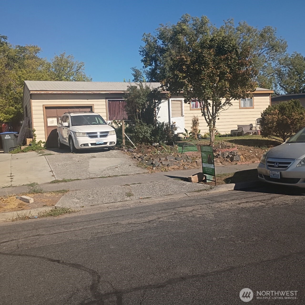 1435 W Sunset Drive Property Photo 1