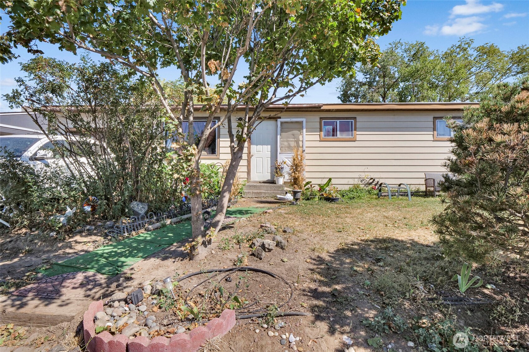 1435 W Sunset Drive Property Photo 6