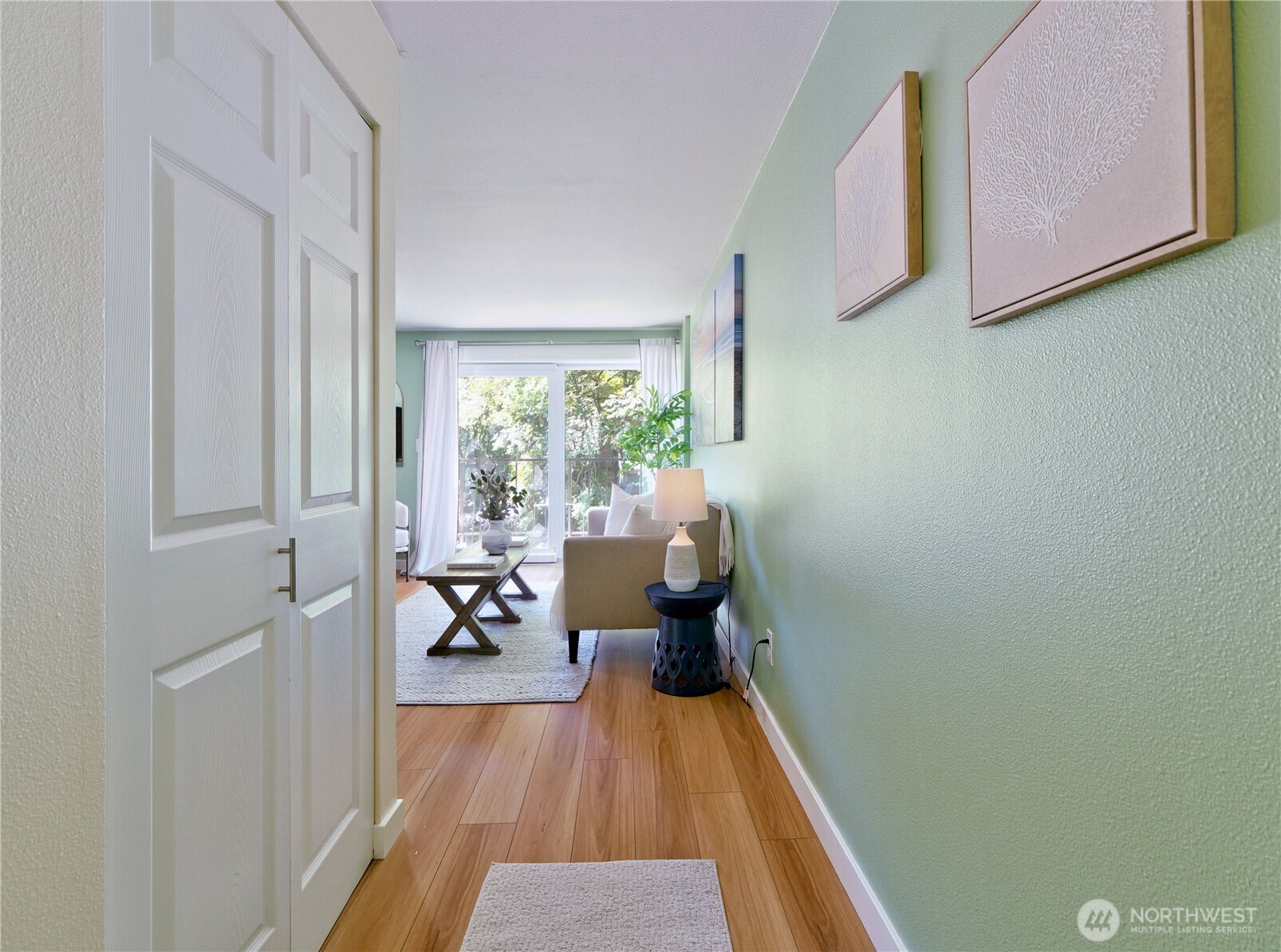 1300 University Street 2a Property Photo 4