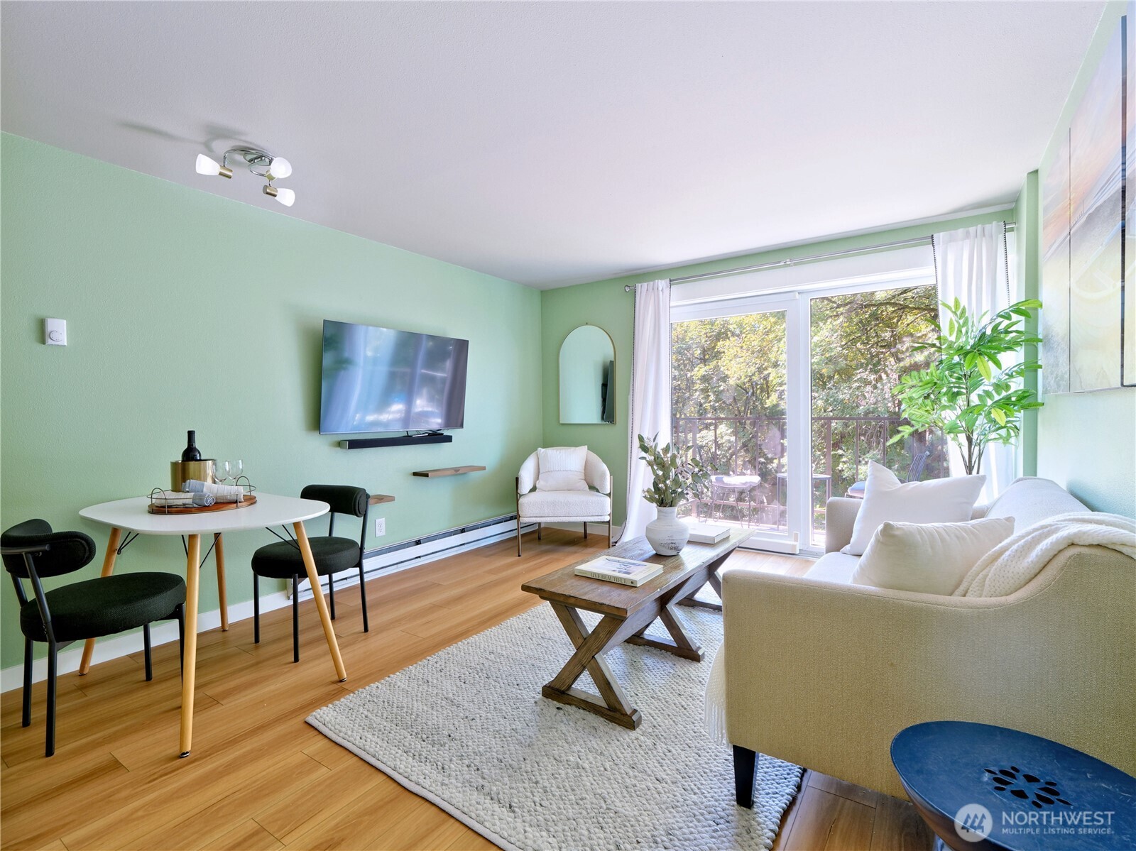 1300 University Street 2a Property Photo 5