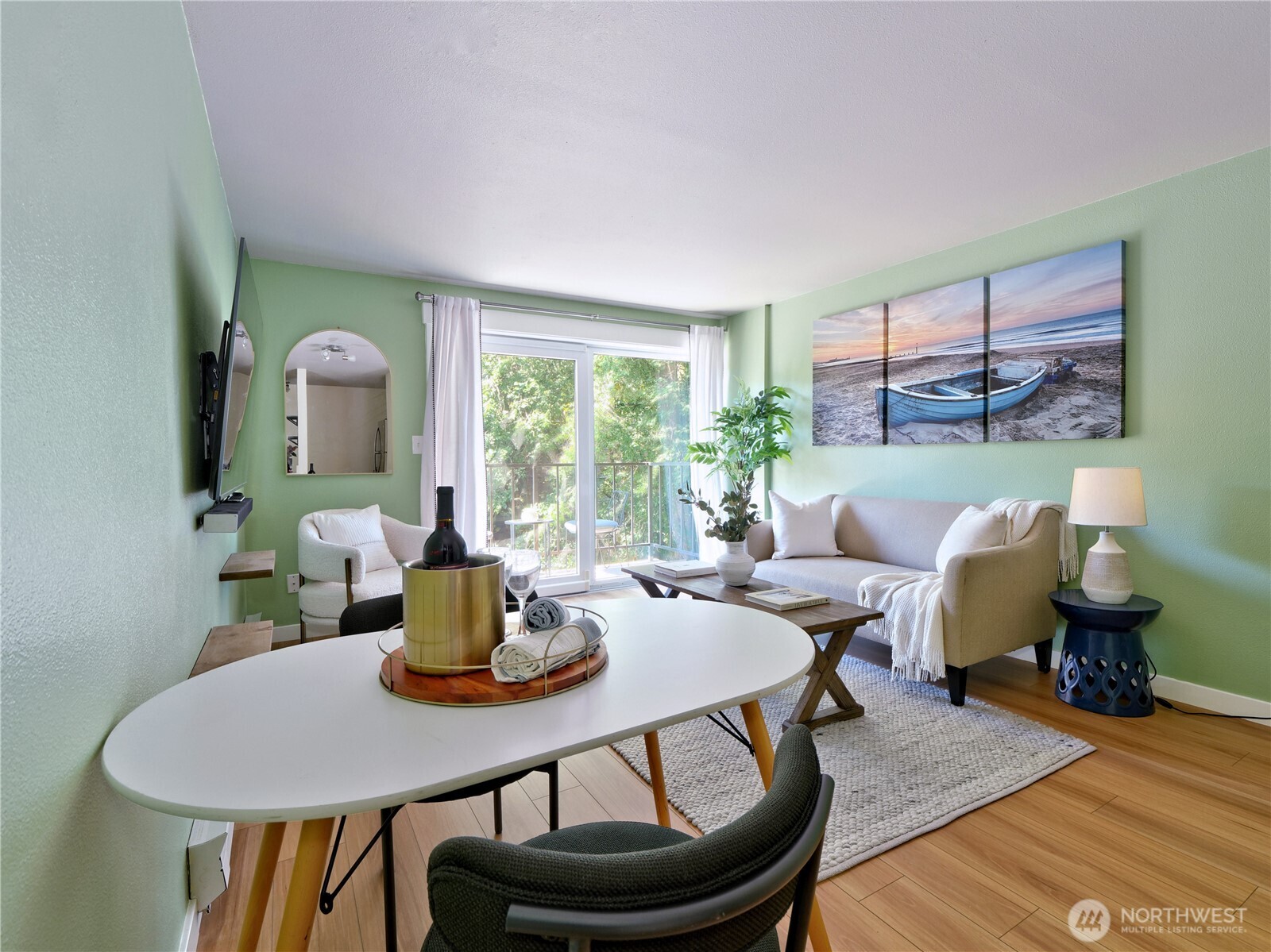1300 University Street 2a Property Photo 6