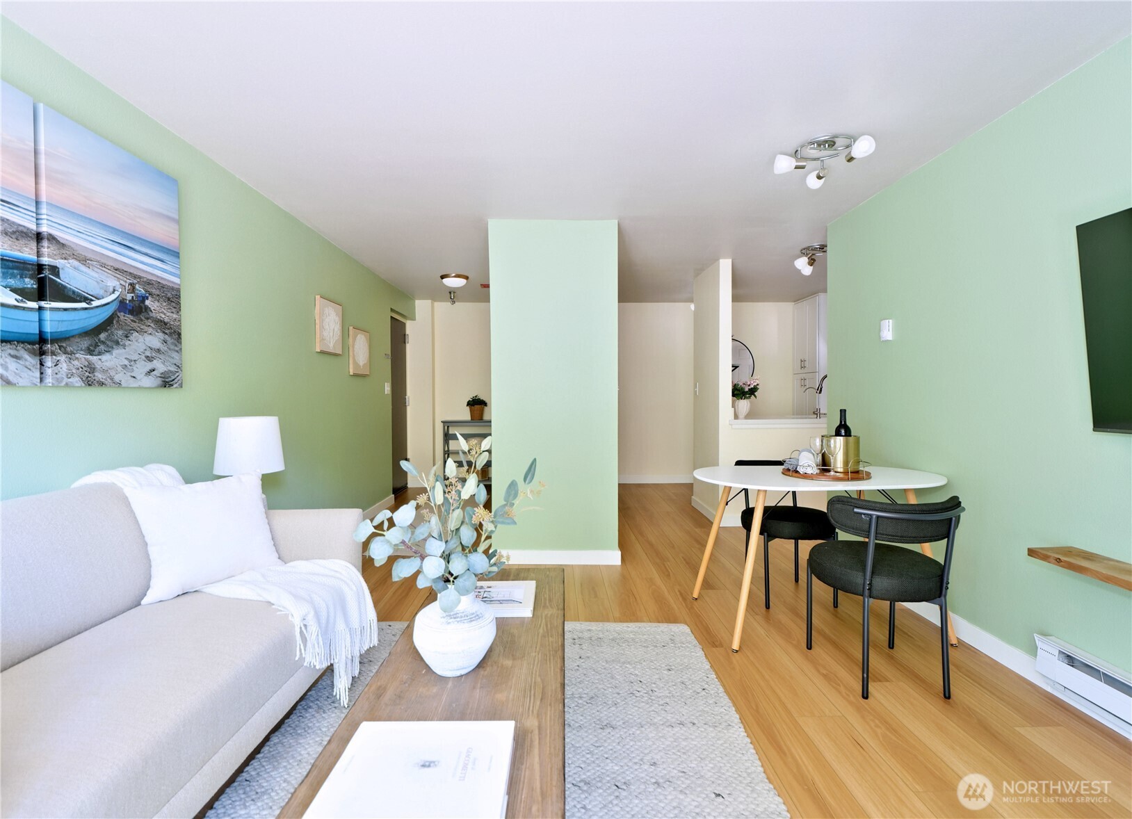 1300 University Street 2a Property Photo 8