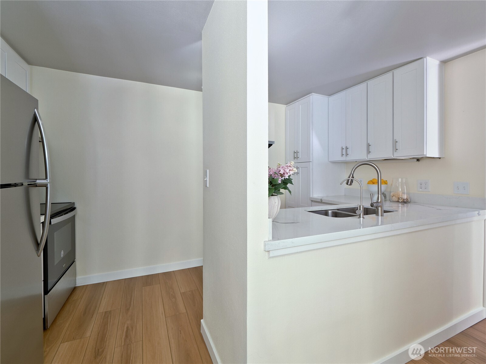 1300 University Street 2a Property Photo 9