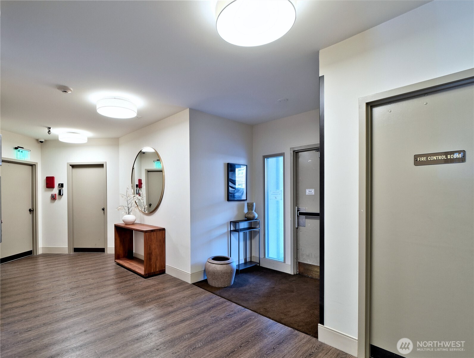 1300 University Street 2a Property Photo 23