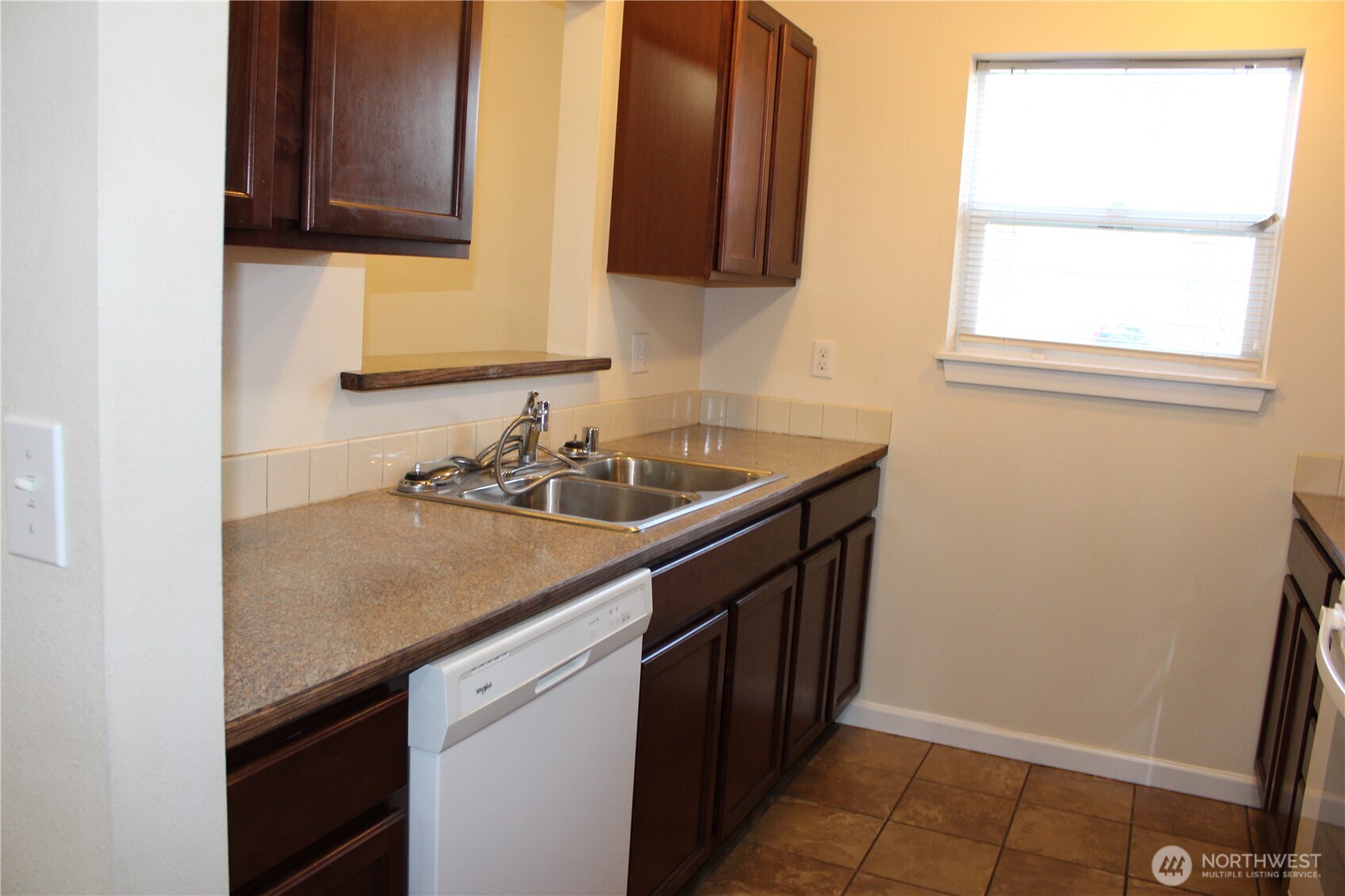 8921 Commercial Street Property Photo 11