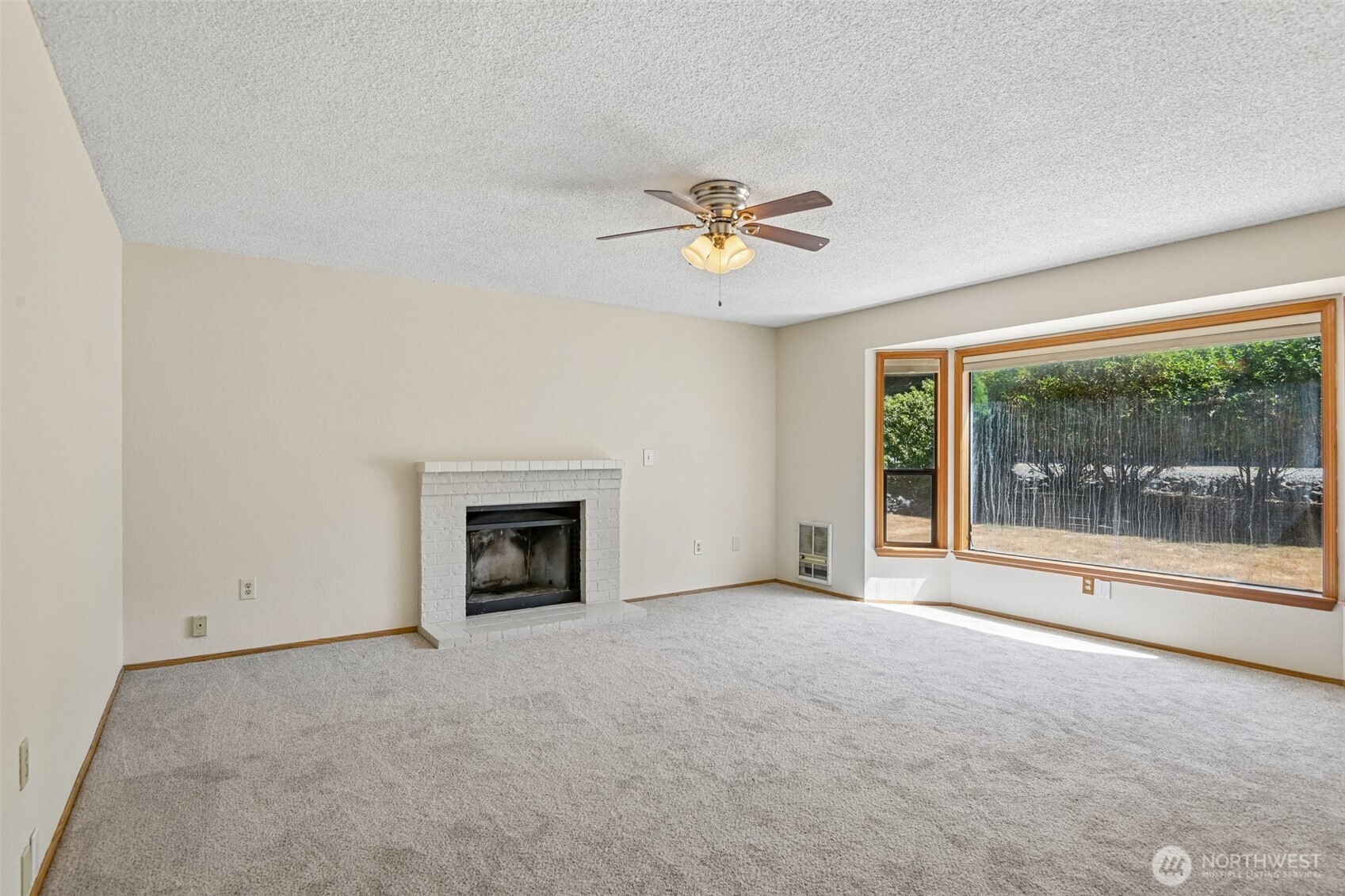 9003 159th Street Property Photo 3