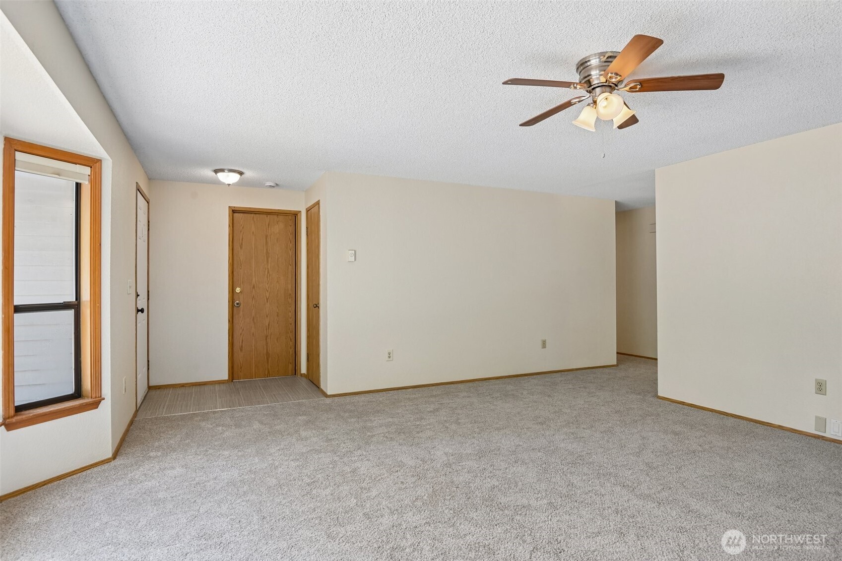 9003 159th Street Property Photo 5