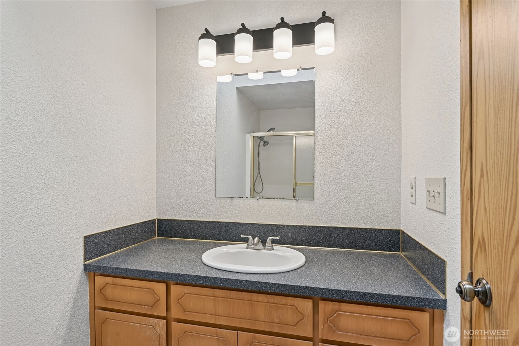 9003 159th Street Property Photo 15