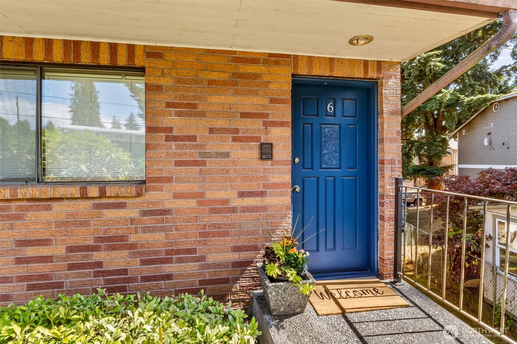 2418 Euclid Avenue 6 Property Photo 4