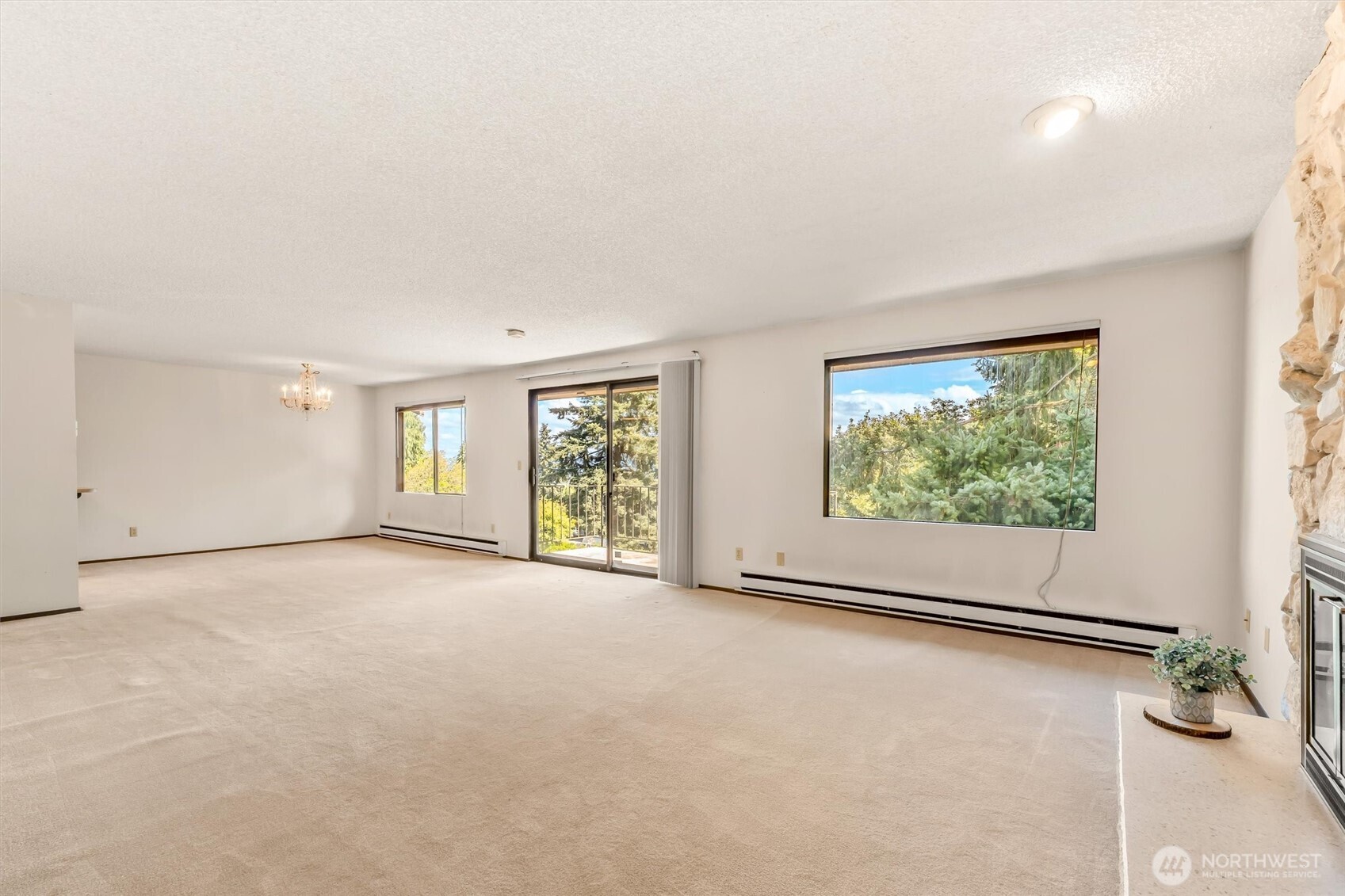2418 Euclid Avenue 6 Property Photo 8