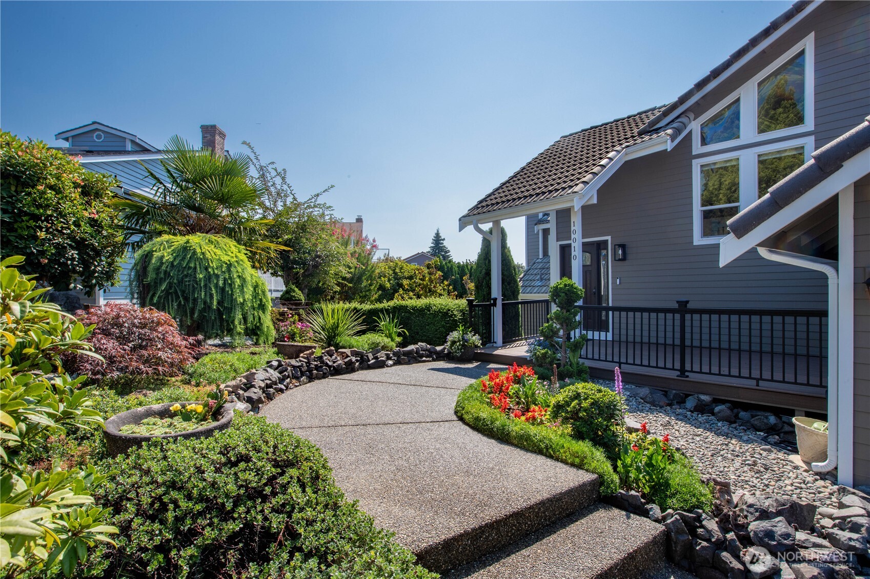 10010 76th Street Property Photo 2