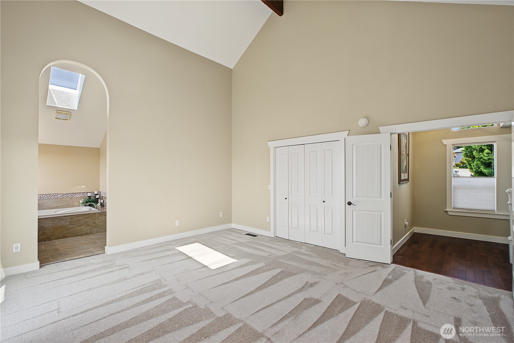 10010 76th Street Property Photo 7