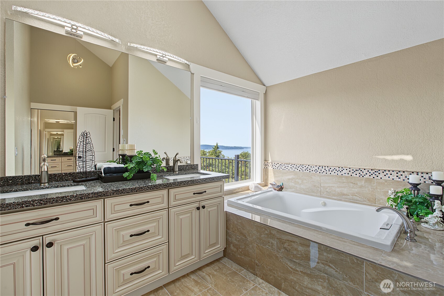 10010 76th Street Property Photo 9