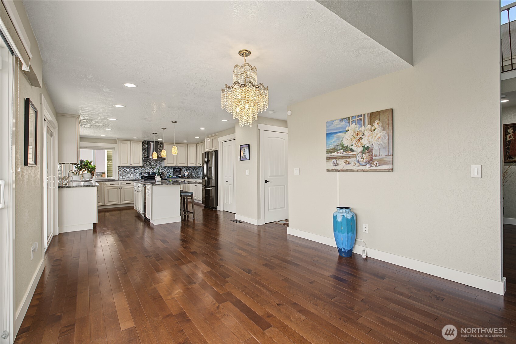 10010 76th Street Property Photo 13