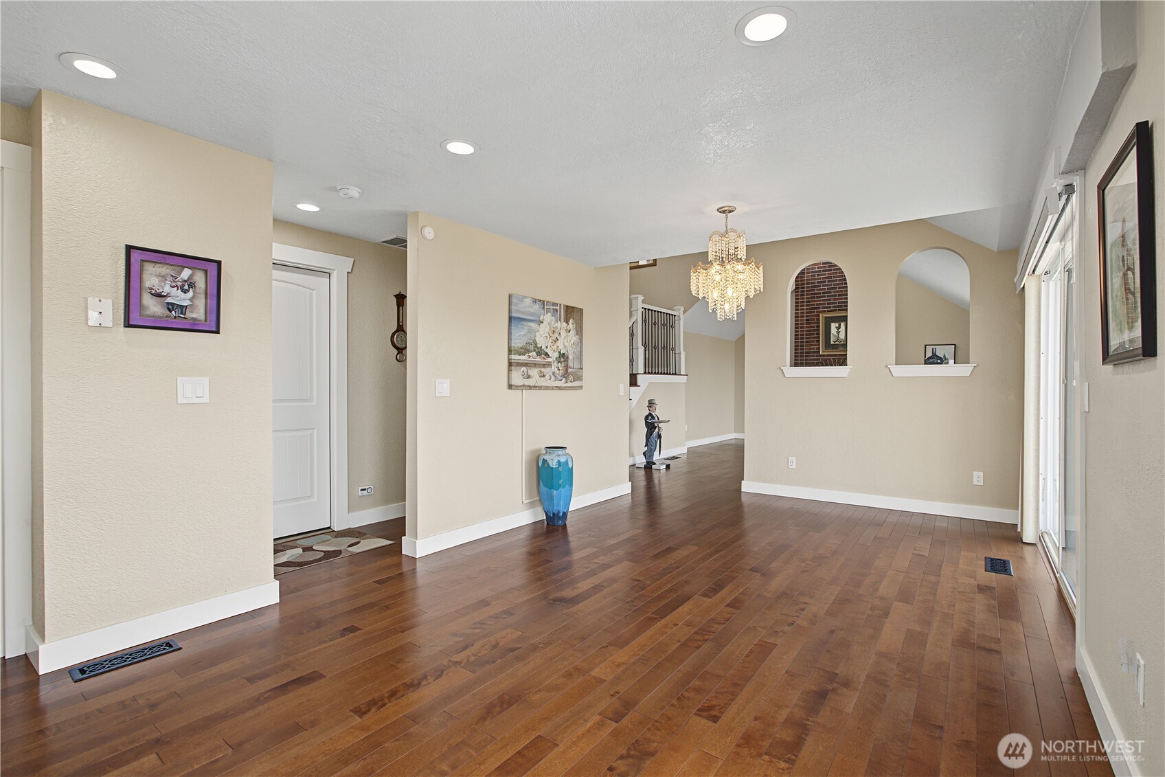 10010 76th Street Property Photo 14