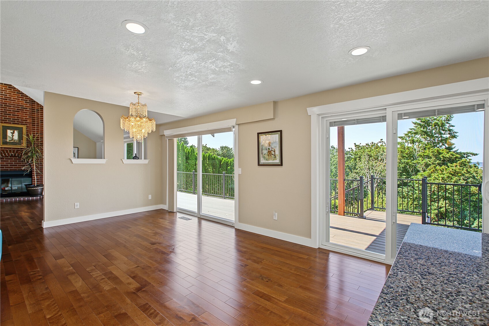 10010 76th Street Property Photo 15