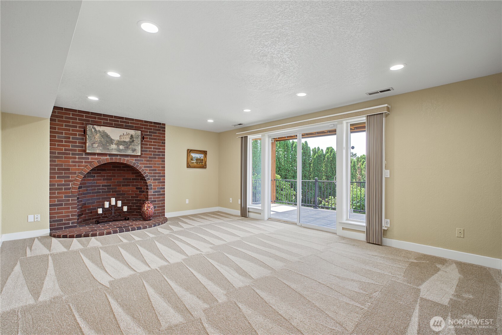 10010 76th Street Property Photo 22