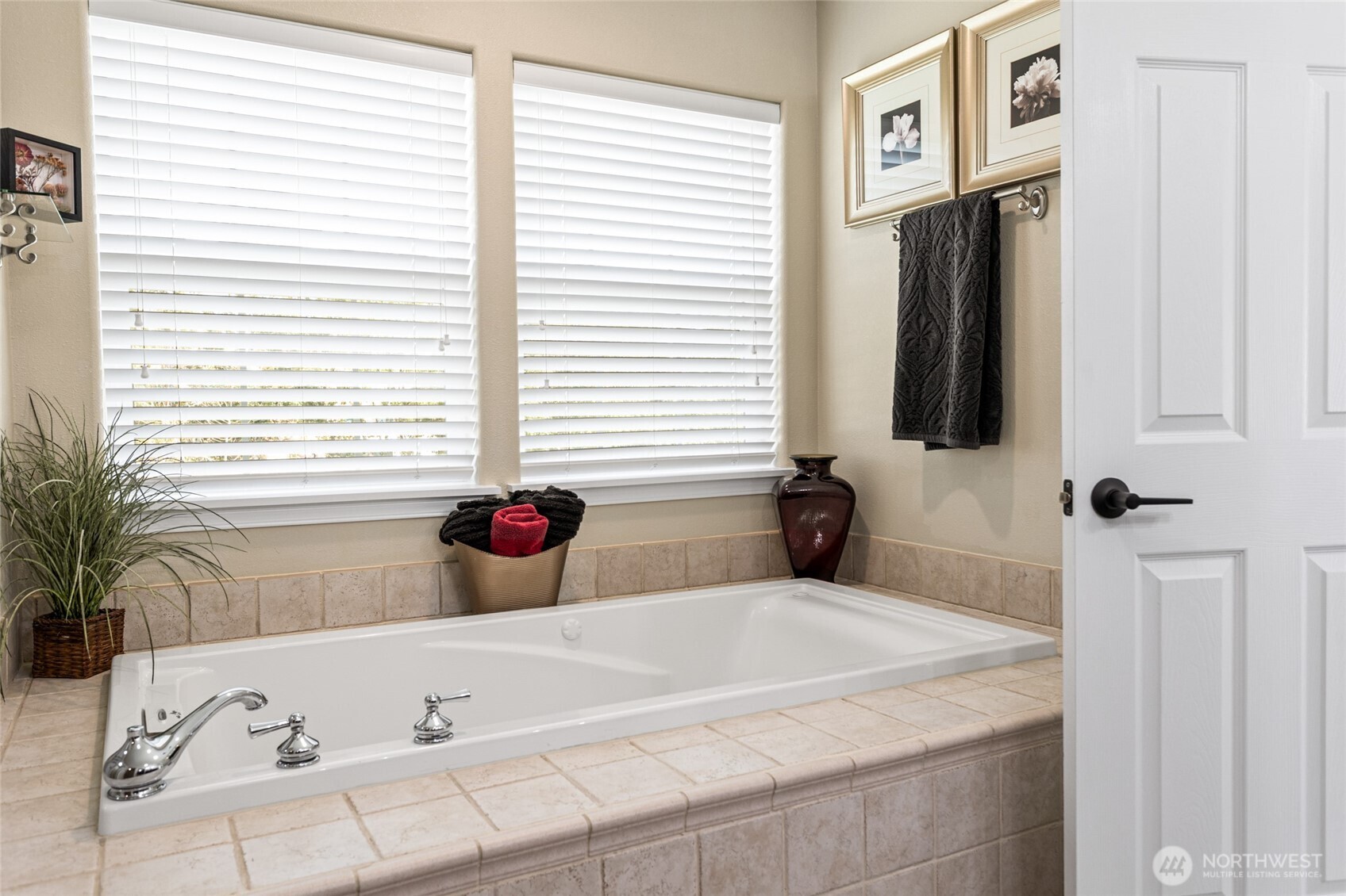 14434 Cottonwood Canyon Road Property Photo 21