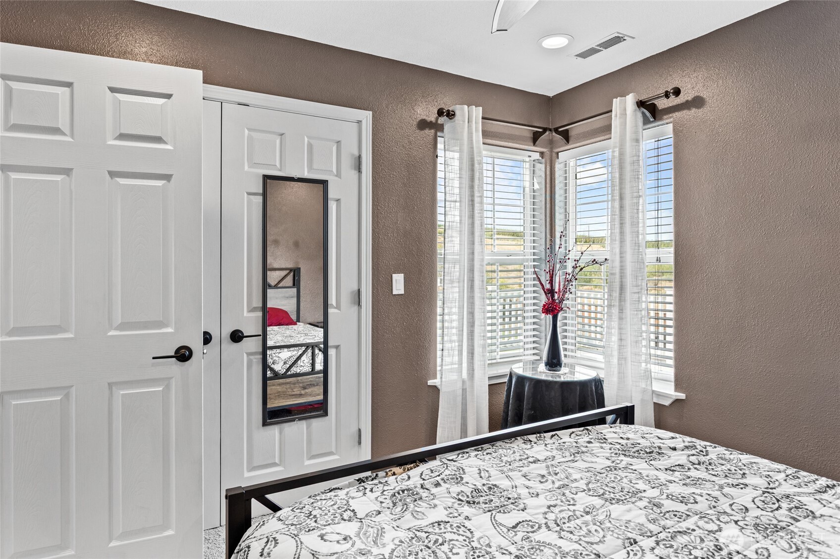 14434 Cottonwood Canyon Road Property Photo 26