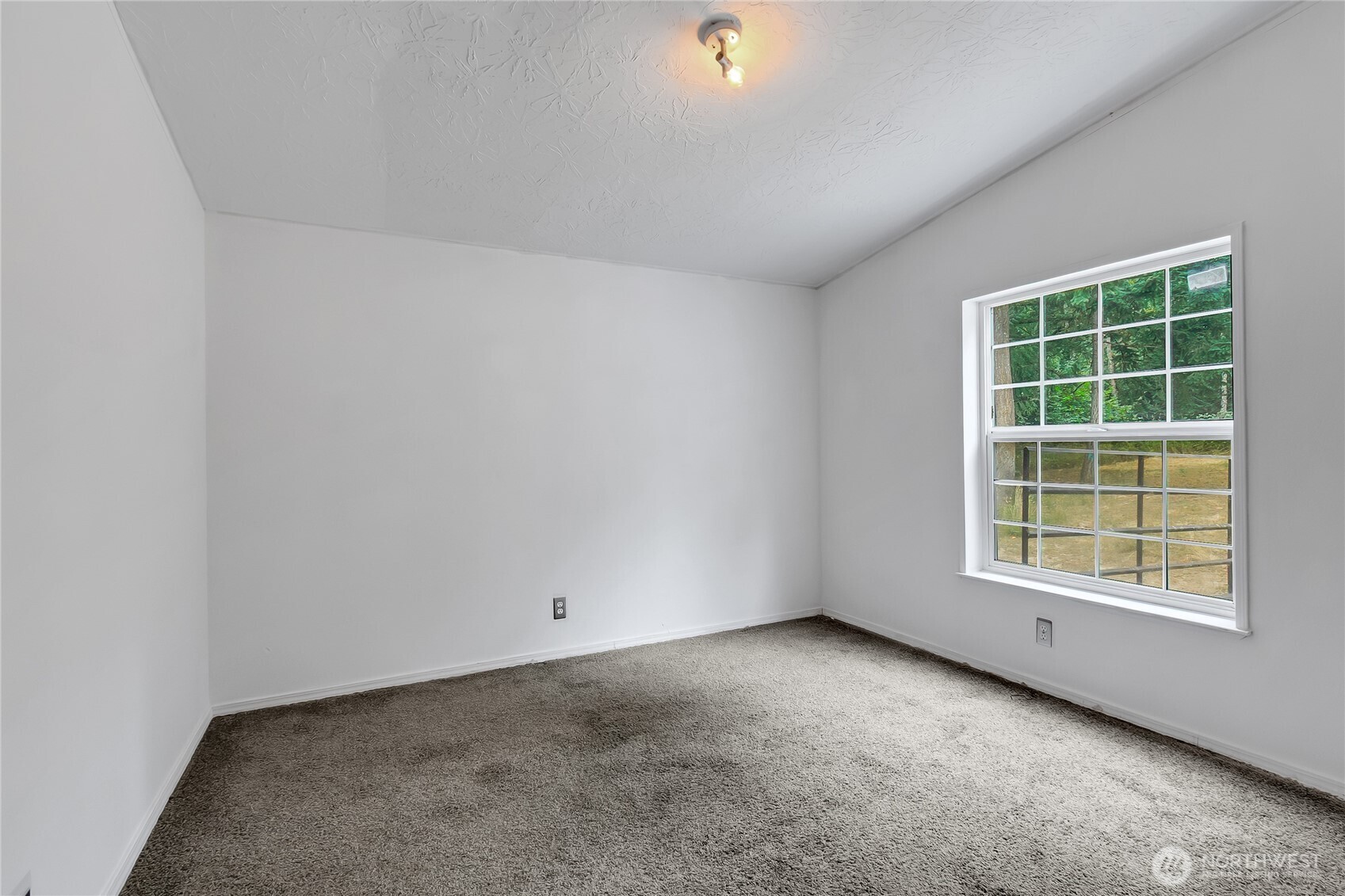 28205 73rd Ave E Property Photo 17