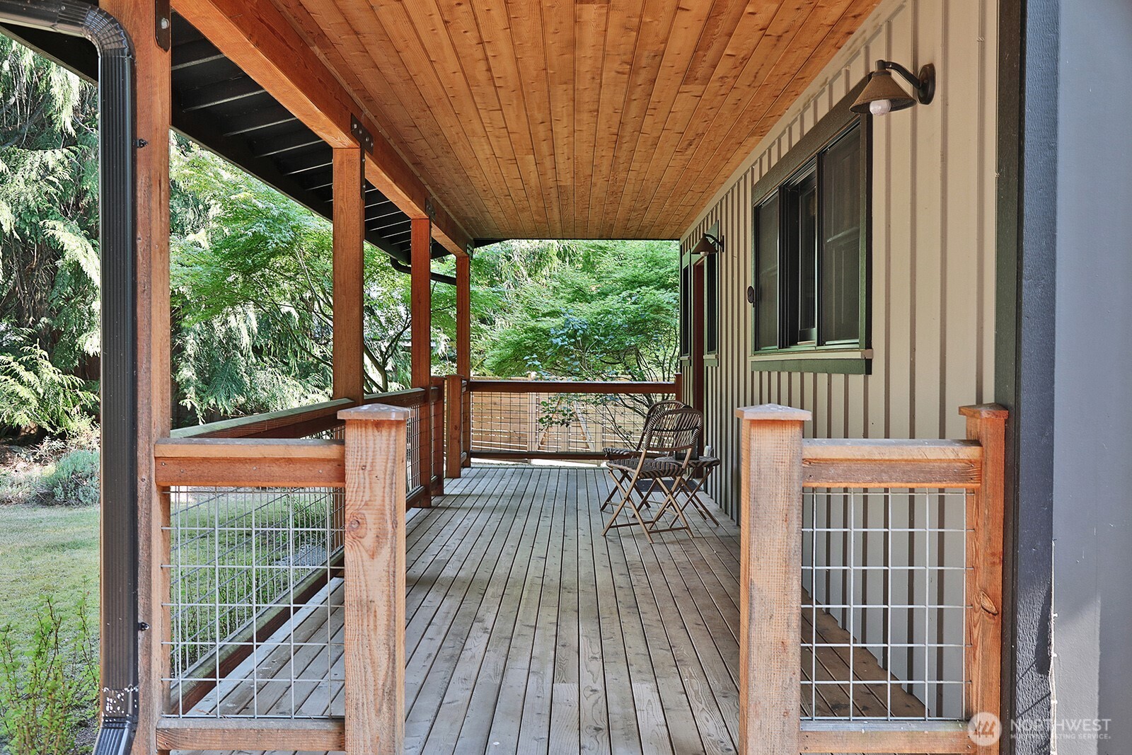 1052 Woodside Lane Property Photo 2