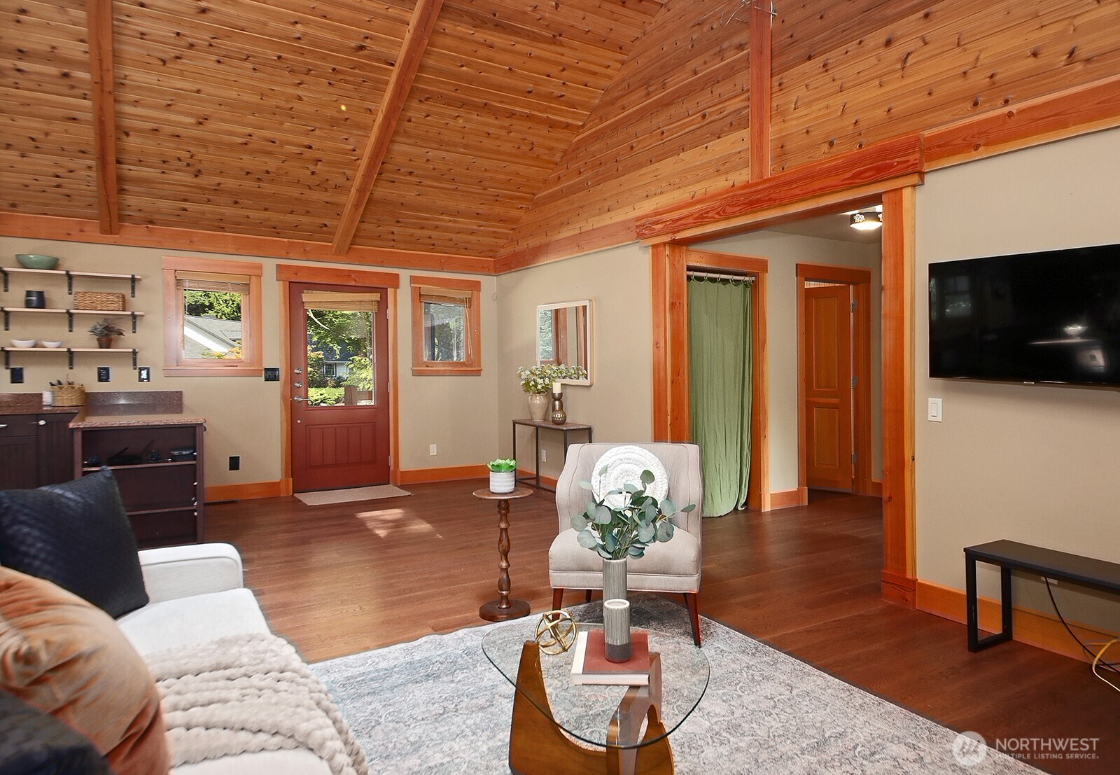 1052 Woodside Lane Property Photo 13