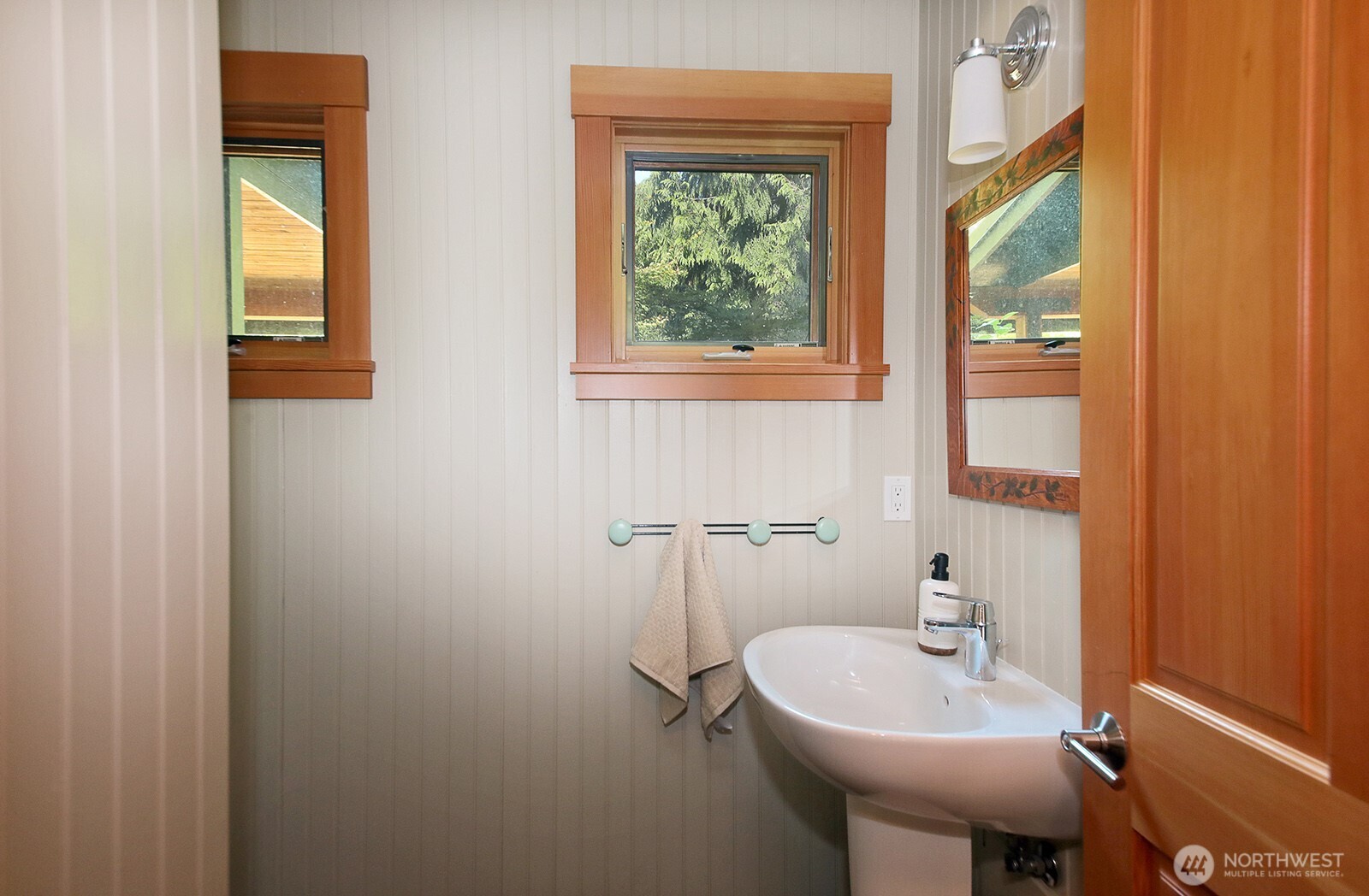 1052 Woodside Lane Property Photo 14