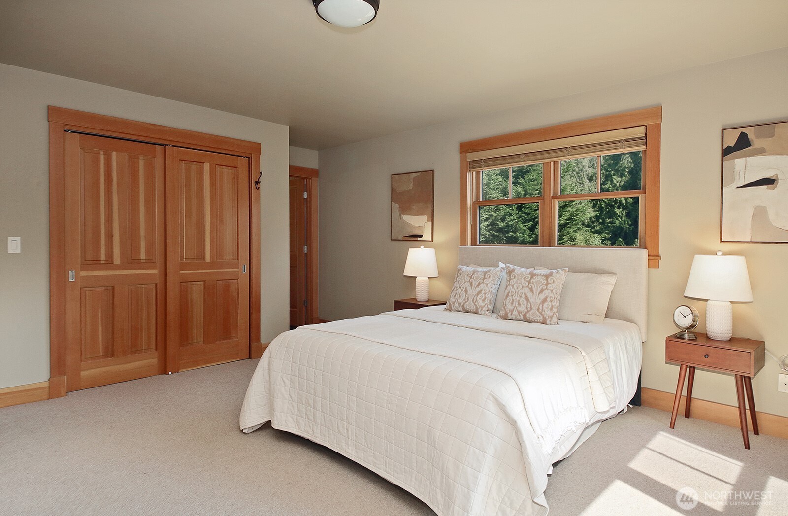 1052 Woodside Lane Property Photo 16