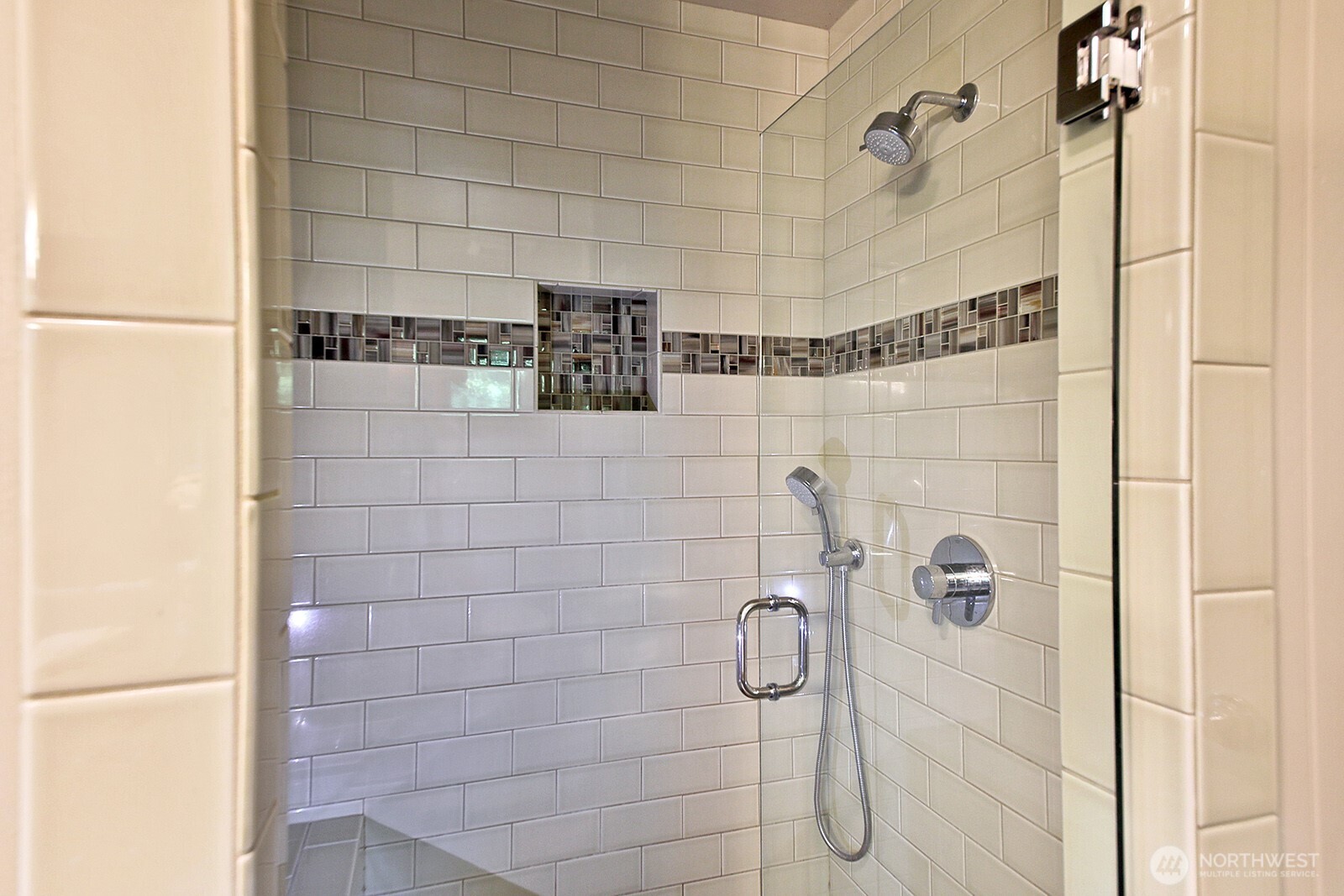 1052 Woodside Lane Property Photo 18