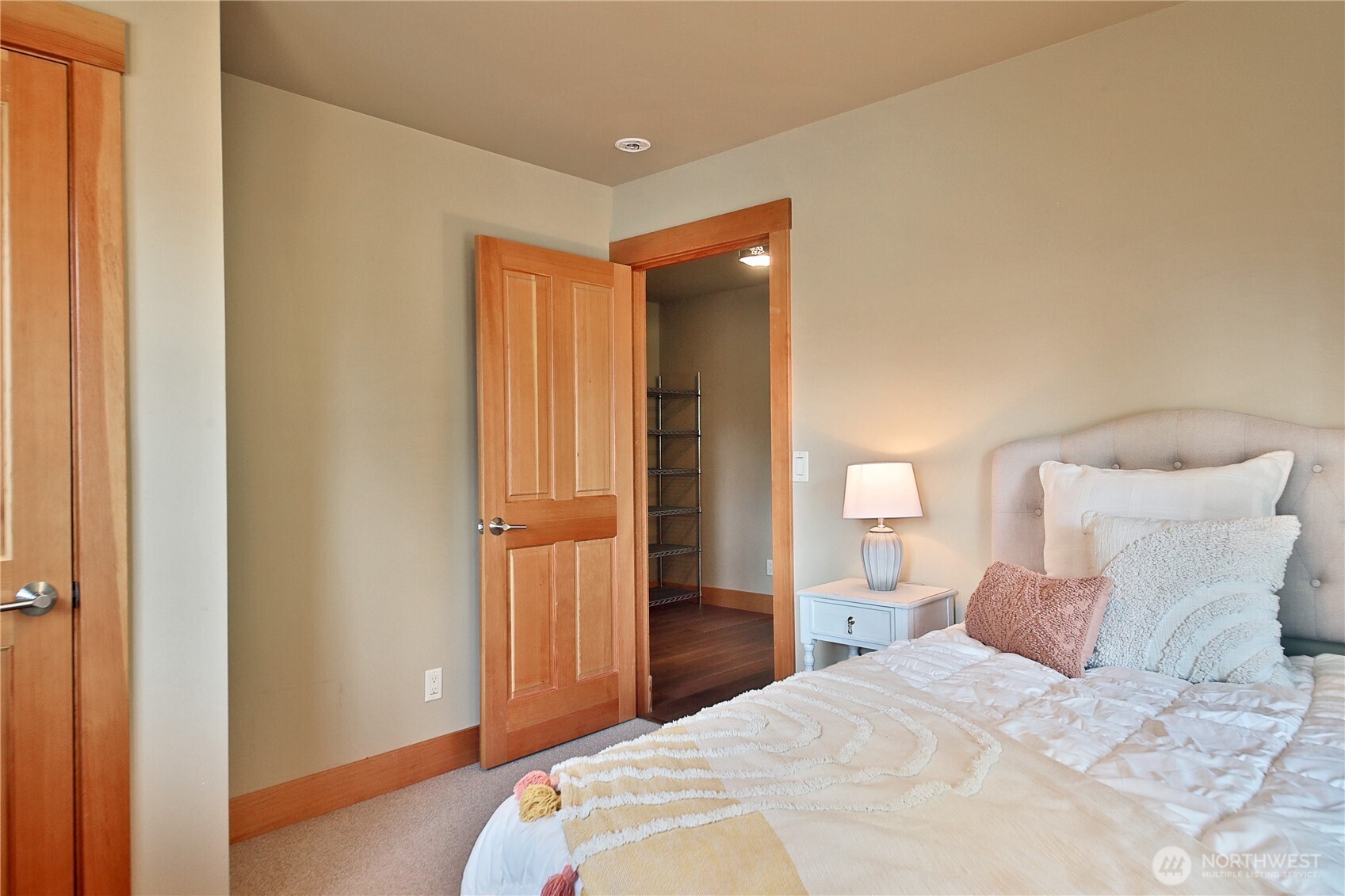 1052 Woodside Lane Property Photo 22