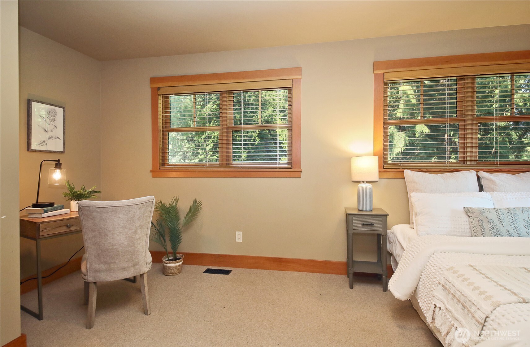 1052 Woodside Lane Property Photo 24