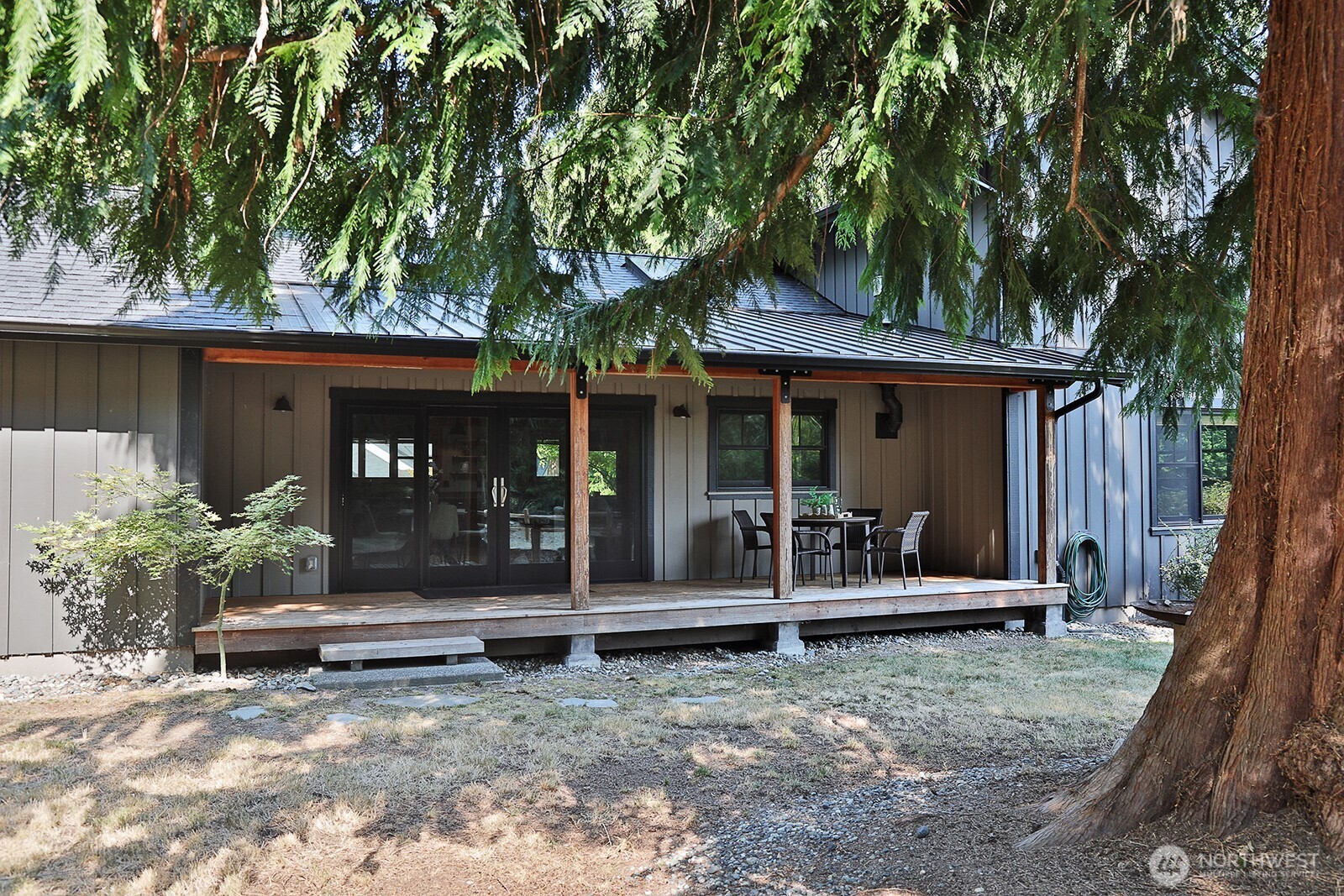1052 Woodside Lane Property Photo 30