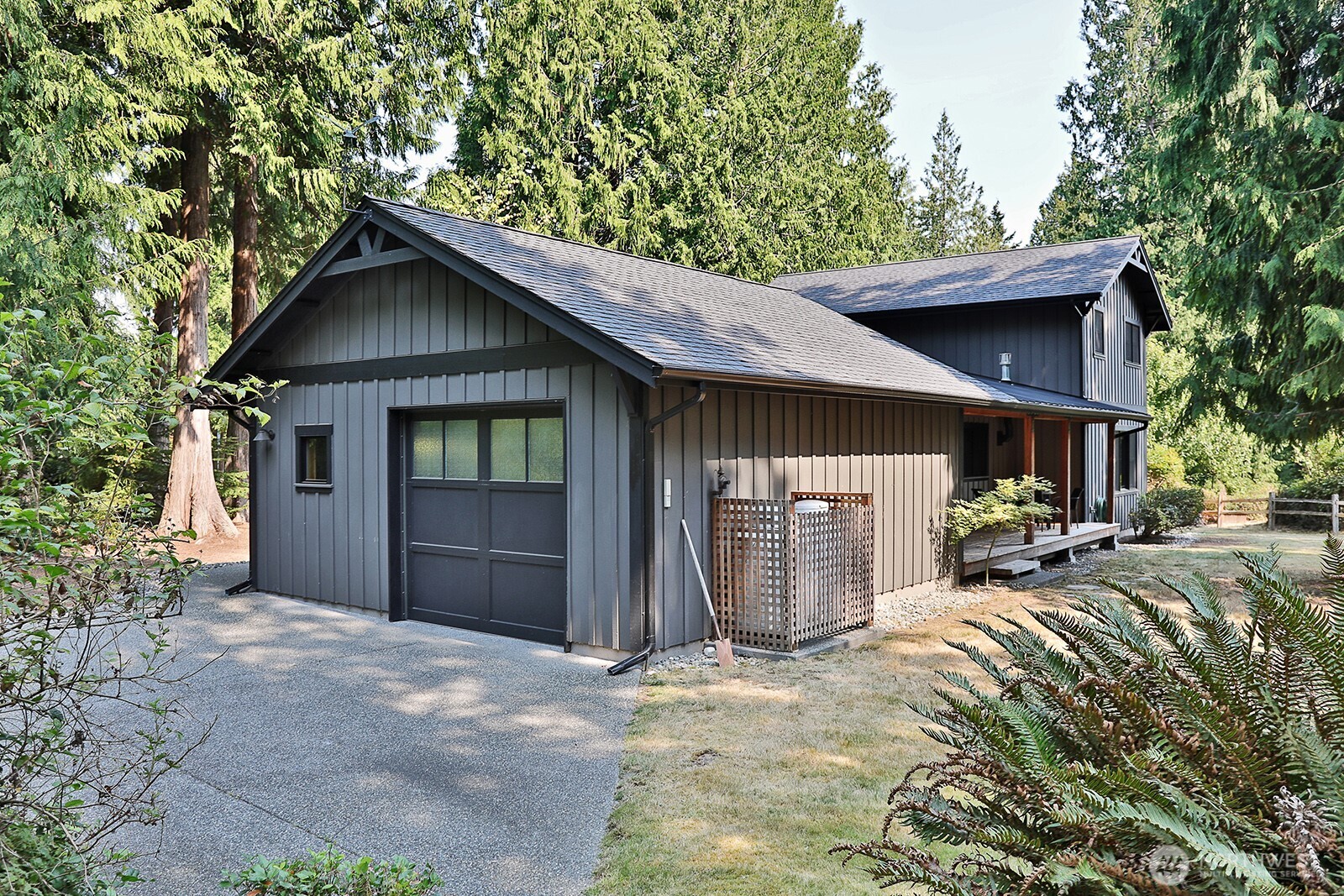 1052 Woodside Lane Property Photo 33