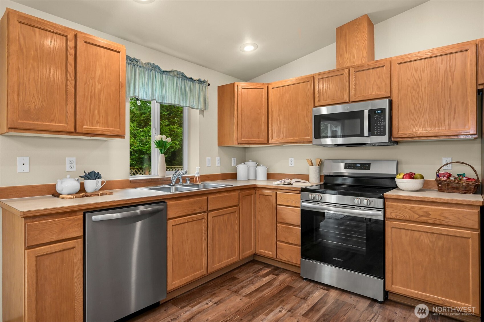 8414 14th Place Property Photo 8