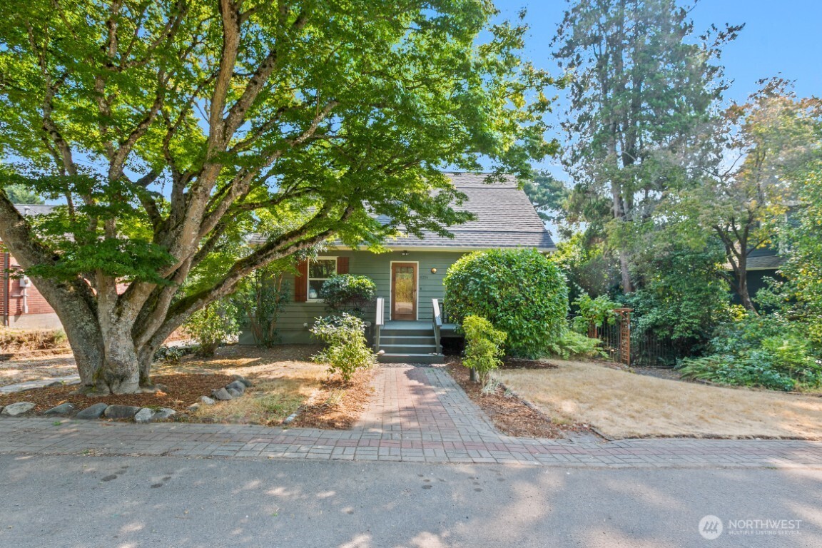 6214 24th Avenue Property Photo 3