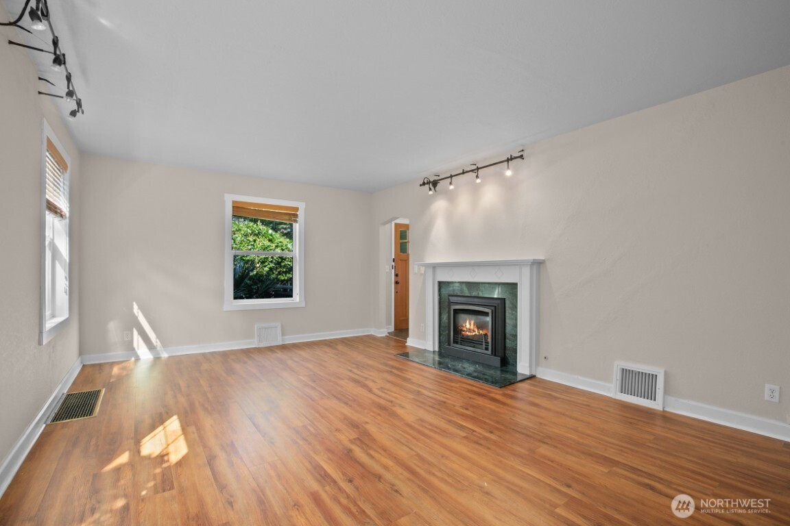 6214 24th Avenue Property Photo 8