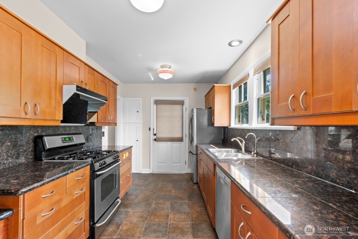 6214 24th Avenue Property Photo 11