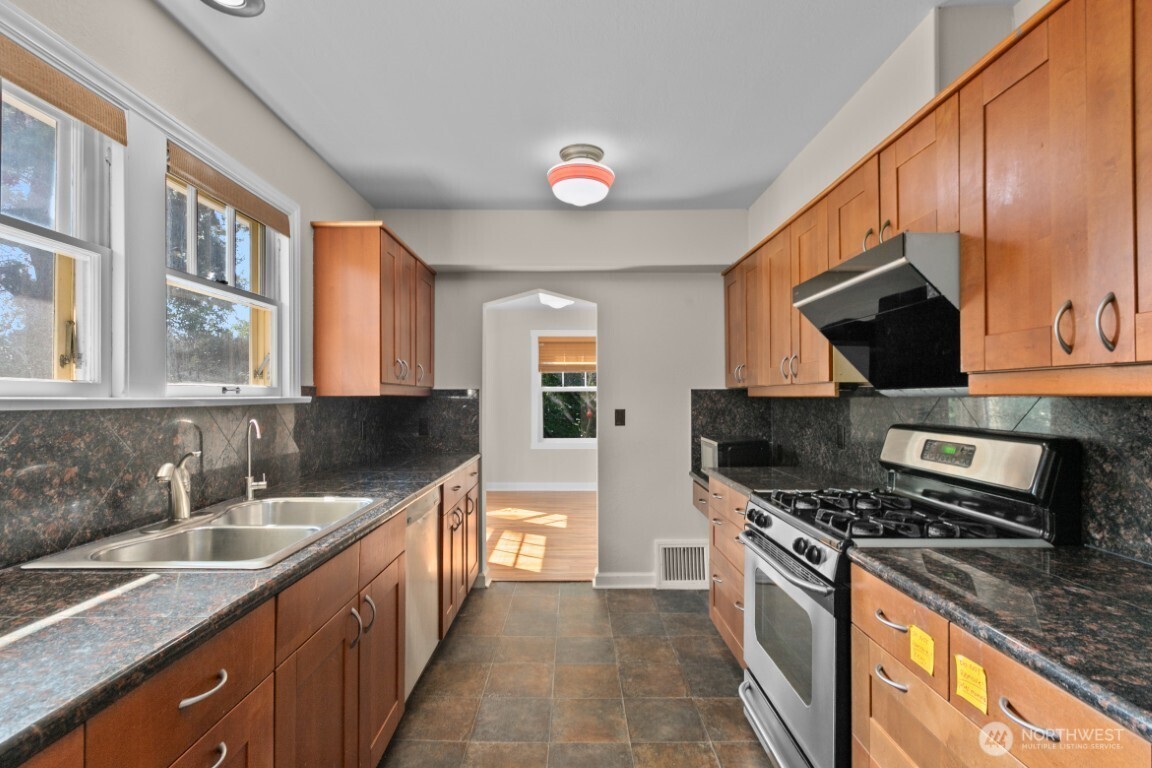 6214 24th Avenue Property Photo 12