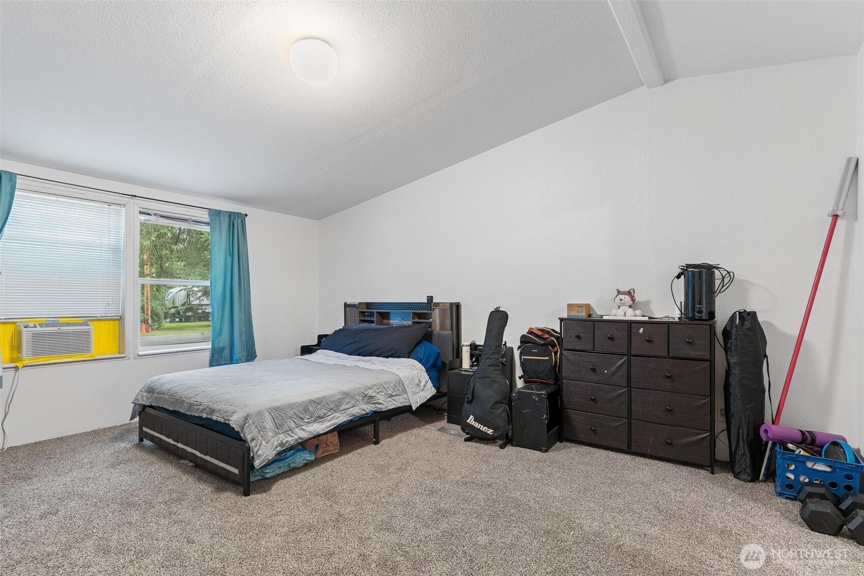 42096 Cedar Street Property Photo 9