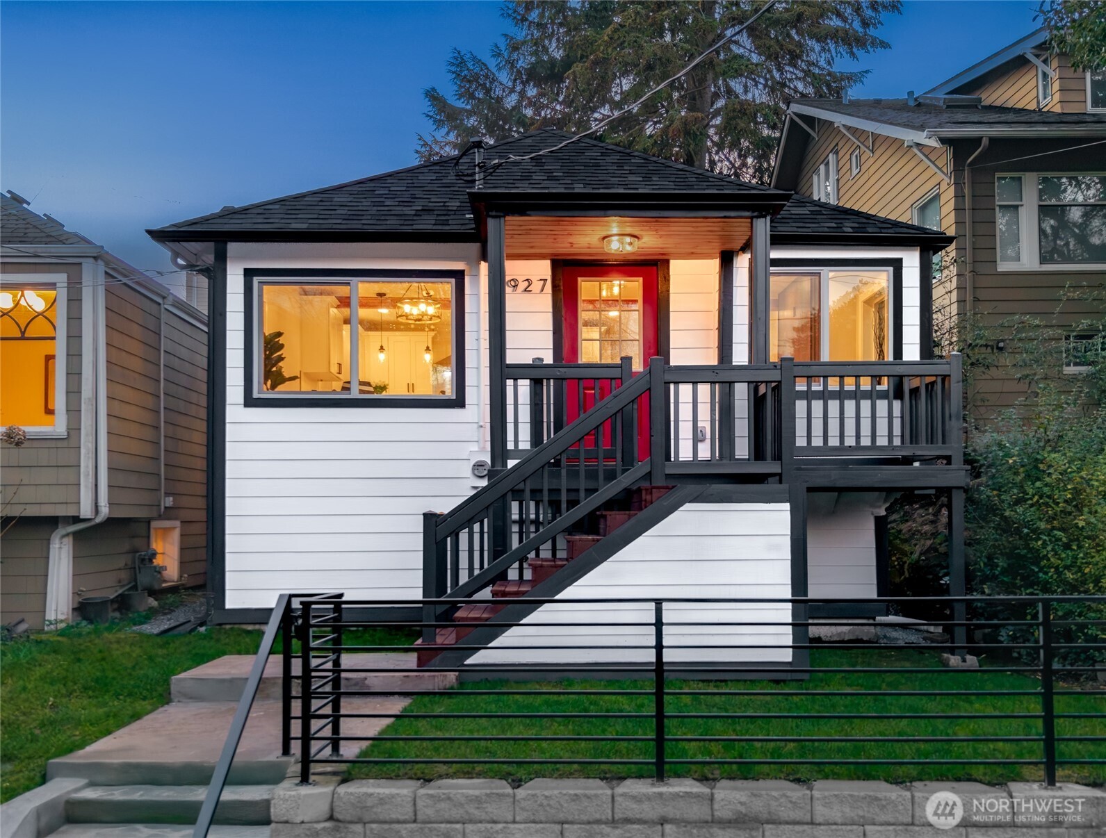 1927 42nd Avenue Property Photo 1