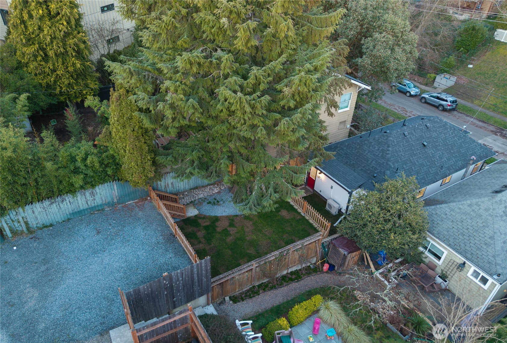 1927 42nd Avenue Property Photo 5