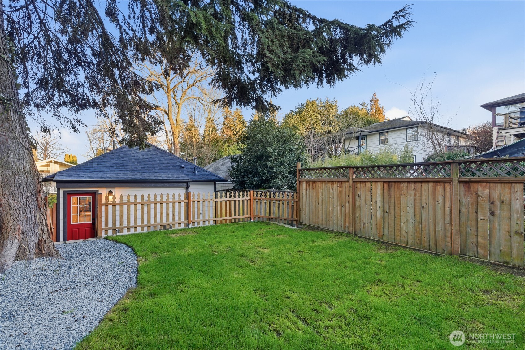 1927 42nd Avenue Property Photo 9