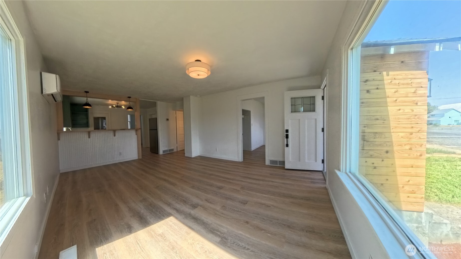 205 E Broadway Street Property Photo 6