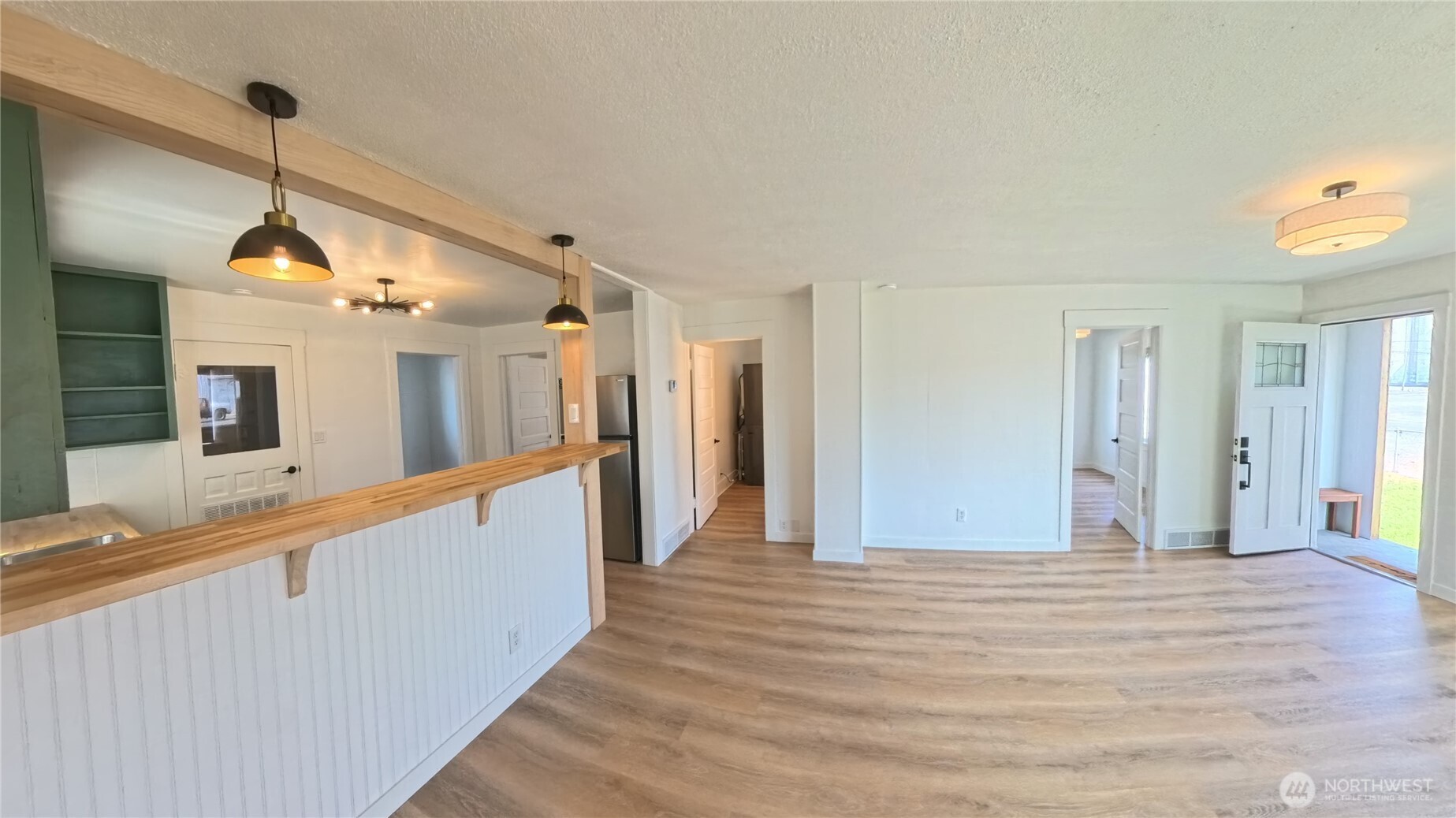 205 E Broadway Street Property Photo 7