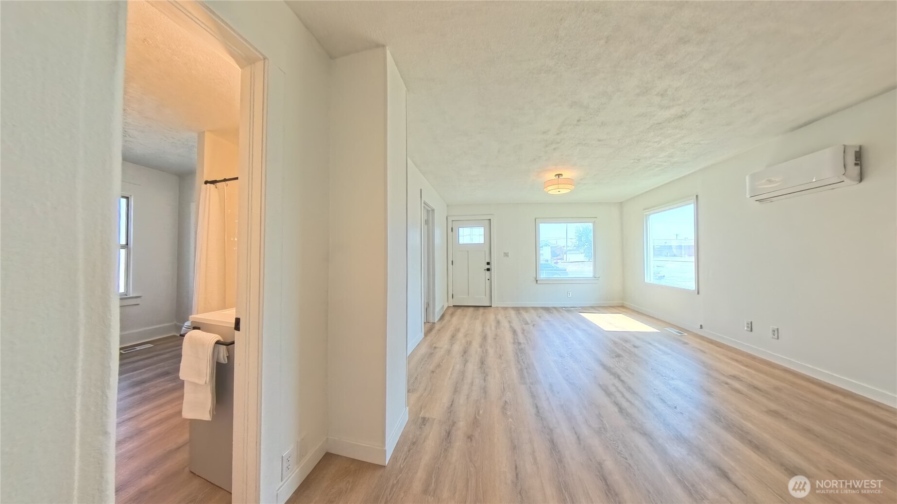 205 E Broadway Street Property Photo 8