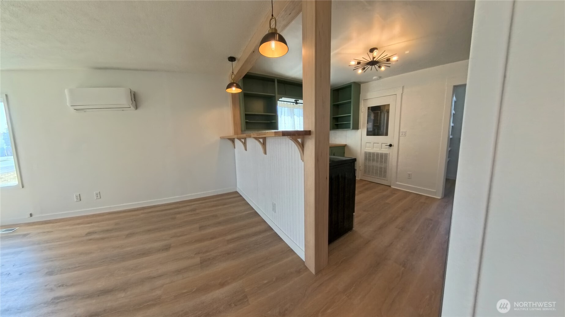 205 E Broadway Street Property Photo 17