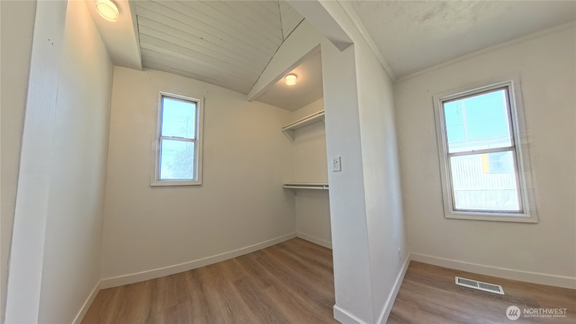 205 E Broadway Street Property Photo 26