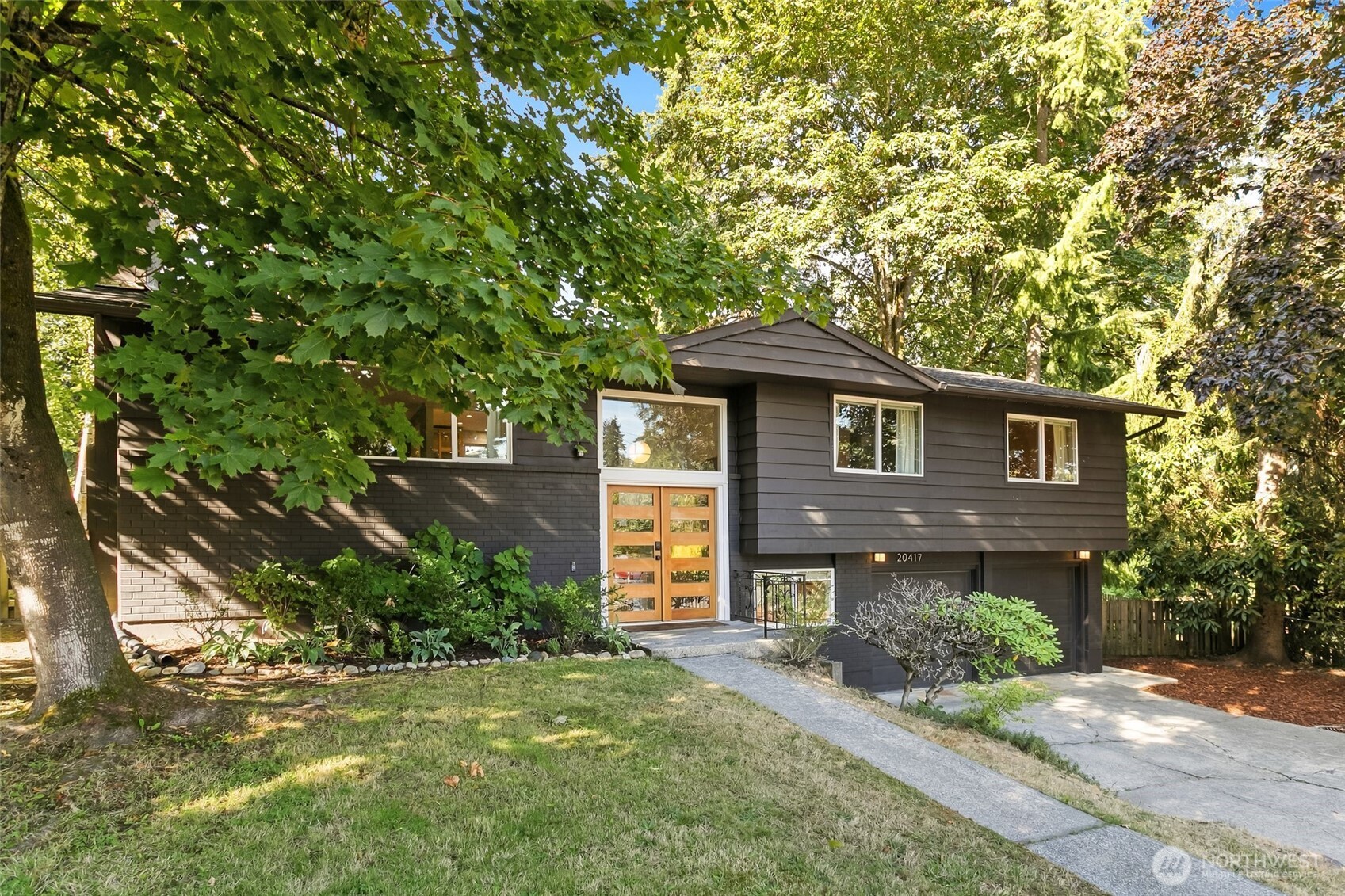 20417 55th Place Property Photo 2