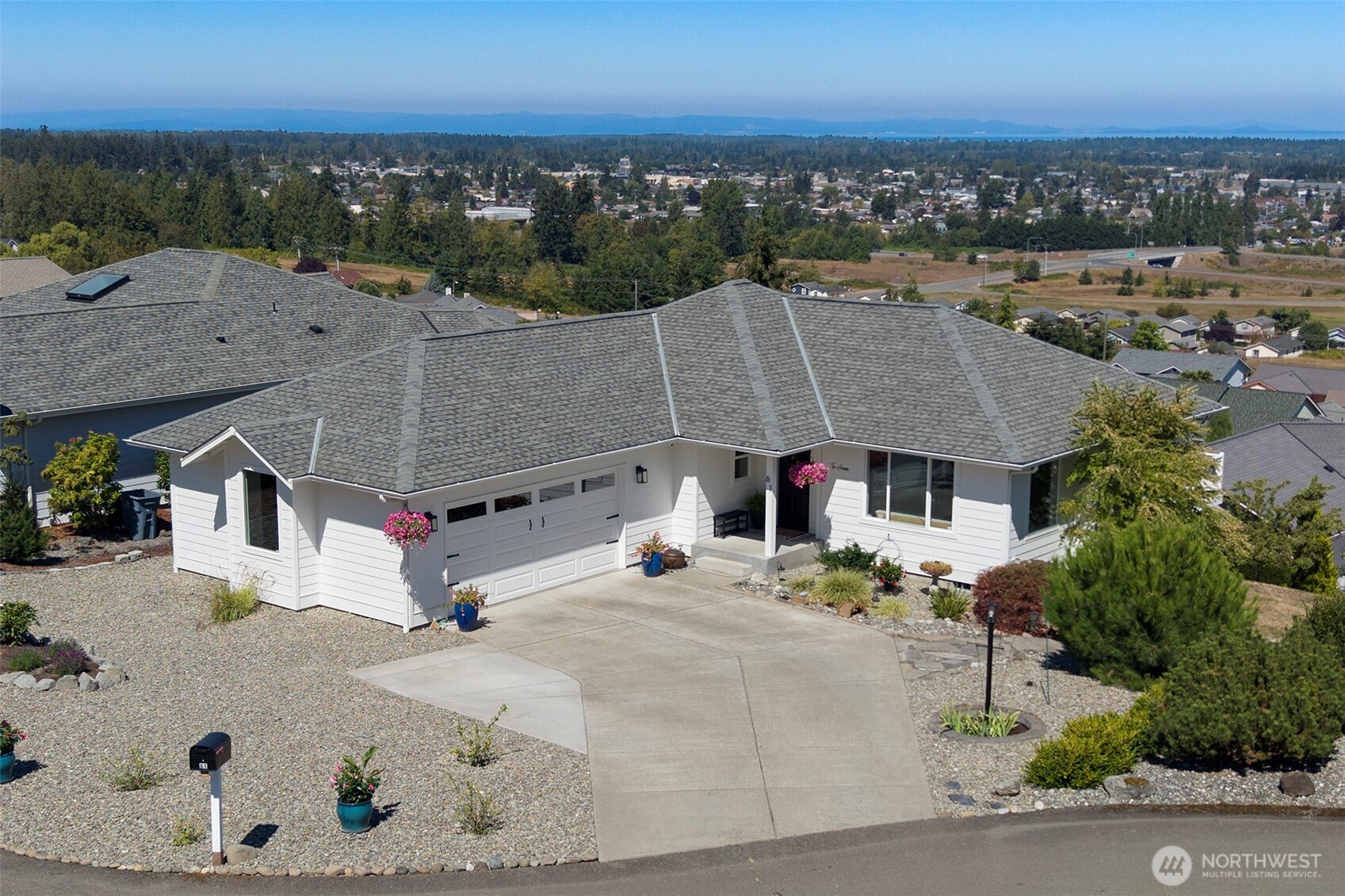 61 Jade Circle Property Photo 1