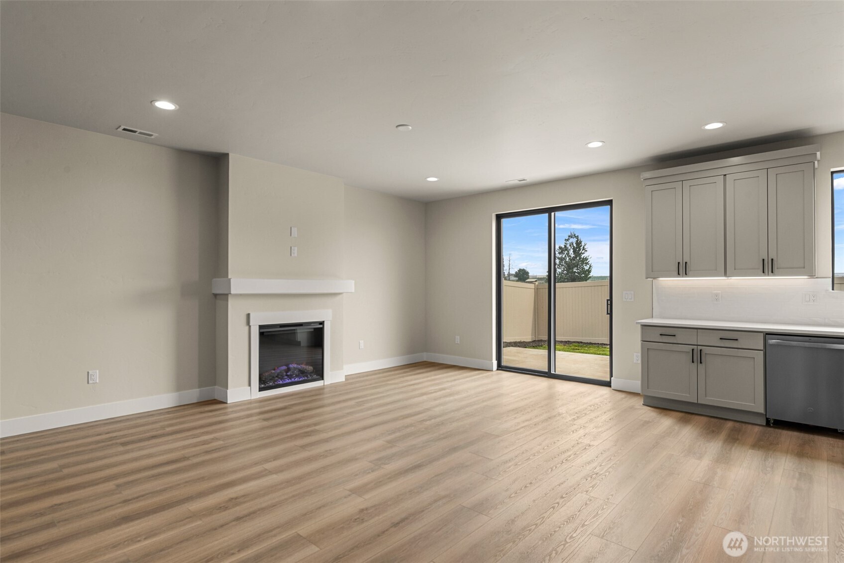 545 S Perry Avenue Property Photo 12